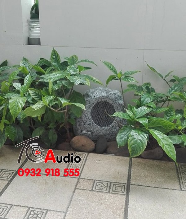 Loa sân vườn giả đá DSP 647 lắp đặt nhiều công trình biệt thự cao cấp tại Hà Nội Loa sân vườn giả đá DSP 647 lắp đặt nhiều công trình biệt thự cao cấp tại Hà Nội